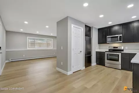 818 E 10th Ave, Anchorage, AK 99501 photo 42