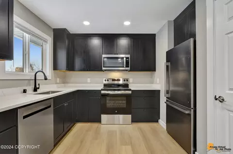 818 E 10th Ave, Anchorage, AK 99501 photo 27