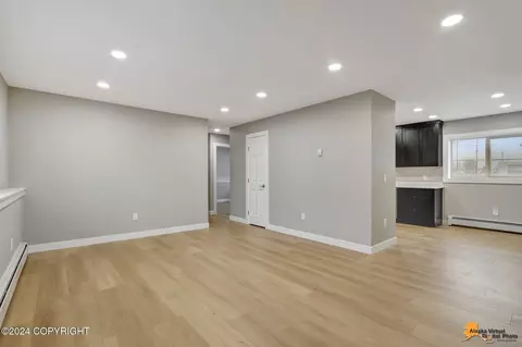 818 E 10th Ave, Anchorage, AK 99501 photo 37
