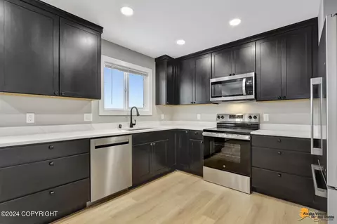 818 E 10th Ave, Anchorage, AK 99501 photo 29