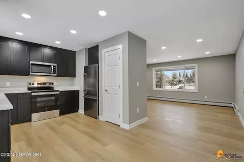 818 E 10th Ave, Anchorage, AK 99501