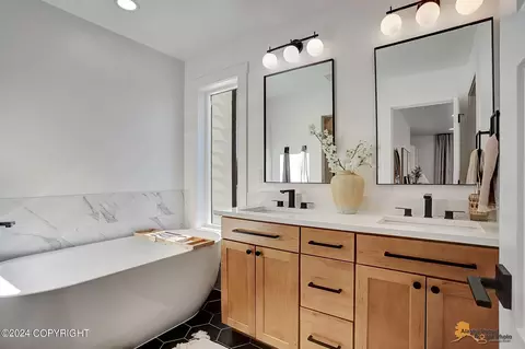 Bath - 4657 E Gemini Ln, Wasilla, AK 99654 photo 3 of 3