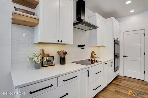Kitchen - 4657 E Gemini Ln, Wasilla, AK 99654 photo 4 of 7