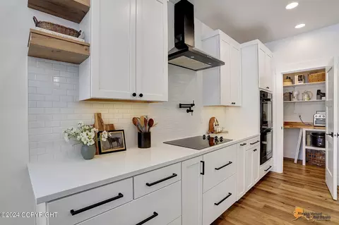 Kitchen - 4657 E Gemini Ln, Wasilla, AK 99654 photo 5 of 7