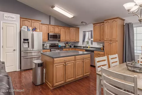 2107 Casey Cusack Loop, Anchorage, AK 99515 photo 9