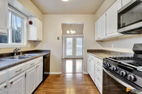 3323 Wiley Post Loop, Anchorage, AK 99517 photo 10