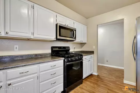 3323 Wiley Post Loop, Anchorage, AK 99517 photo 9