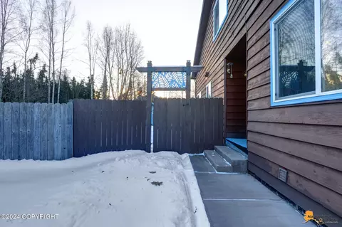 3323 Wiley Post Loop, Anchorage, AK 99517 photo 3