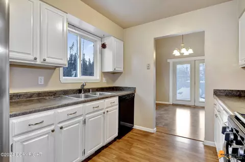 3323 Wiley Post Loop, Anchorage, AK 99517 photo 8