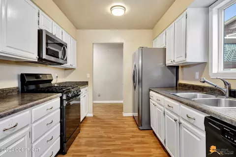 3323 Wiley Post Loop, Anchorage, AK 99517 photo 7