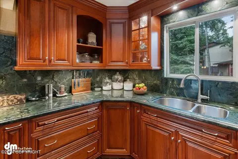 Kitchen - 19205 Andreanof Dr, Eagle River, AK 99577 photo 6 of 8