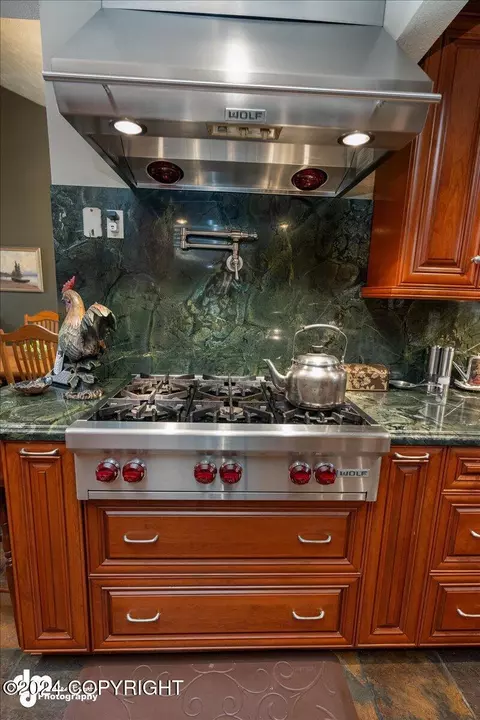 Kitchen - 19205 Andreanof Dr, Eagle River, AK 99577 photo 5 of 8