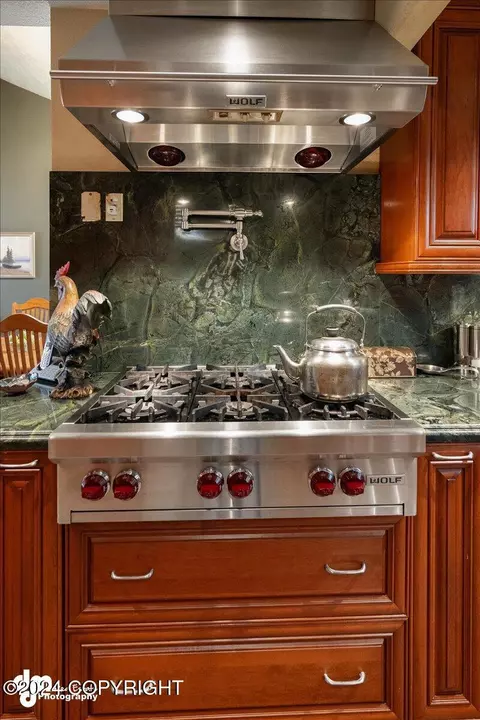 Kitchen - 19205 Andreanof Dr, Eagle River, AK 99577 photo 4 of 8