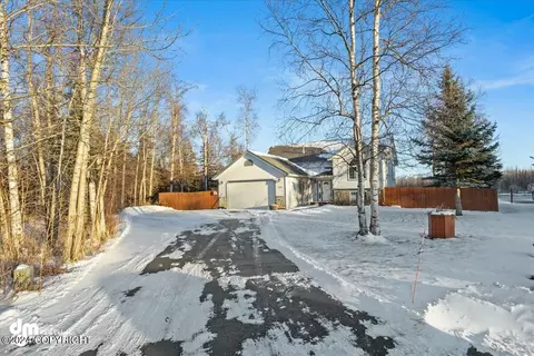2997 N Woodfield Park Cir, Wasilla, AK 99654