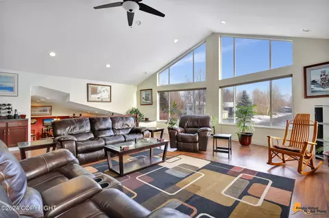 8330 Kronos Dr, Anchorage, AK 99502