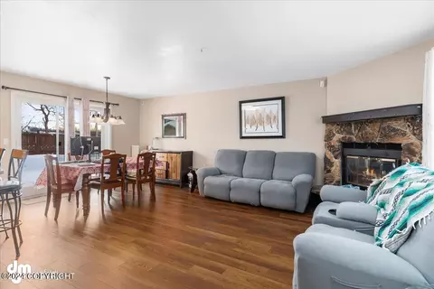 Living - 8420 E 20th Ave, Anchorage, AK 99504 photo 4 of 7