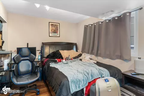 Bedroom - 8420 E 20th Ave, Anchorage, AK 99504 photo 3 of 4