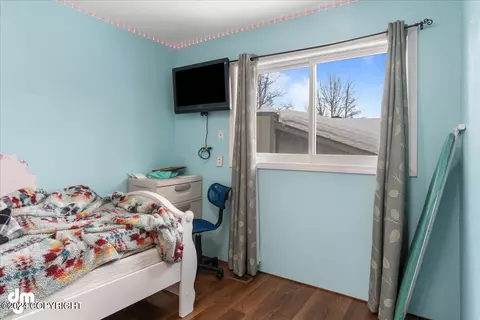 Bedroom - 8420 E 20th Ave, Anchorage, AK 99504 photo 4 of 4