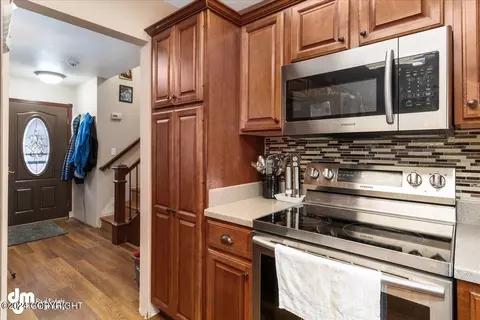 Kitchen - 8420 E 20th Ave, Anchorage, AK 99504 photo 3 of 7
