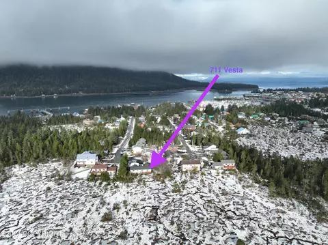 711 Vesta St, Petersburg, AK 99833