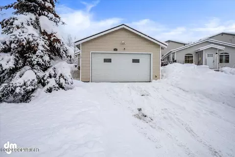 109 Dean Pl, Anchorage, AK 99504