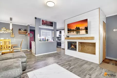 Living - 4343 E 5th Ave, Anchorage, AK 99508 photo 2 of 3