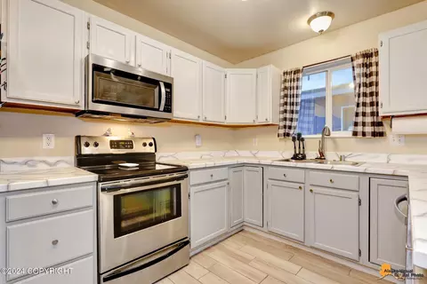 Kitchen - 8537 Cross Pointe Loop, Anchorage, AK 99504 photo 1 of 3