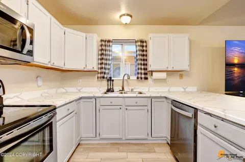 Kitchen - 8537 Cross Pointe Loop, Anchorage, AK 99504 photo 2 of 3