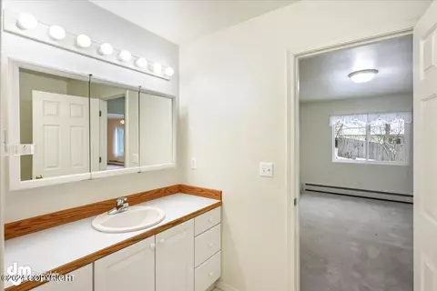 Bath - 17406 Adams Ln, Eagle River, AK 99577 photo 3 of 4