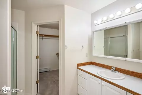 Bath - 17406 Adams Ln, Eagle River, AK 99577 photo 1 of 4