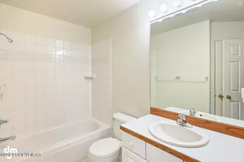 Bath - 17406 Adams Ln, Eagle River, AK 99577 photo 4 of 4