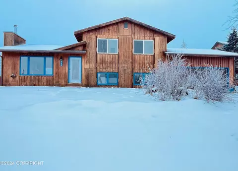 323 W Corral Ave, Soldotna, AK 99669