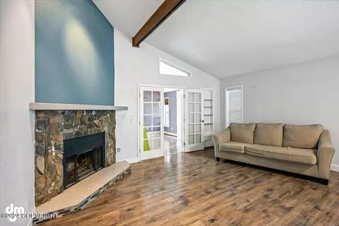Living - 3561 E 20th Ave, Anchorage, AK 99508 photo 4 of 4