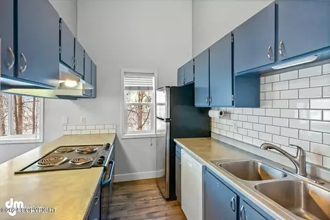 Kitchen - 3561 E 20th Ave, Anchorage, AK 99508 photo 3 of 3