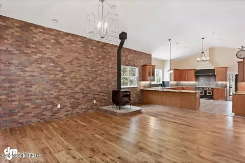 Living - 3541 E 112th Ave, Anchorage, AK 99516 photo 6 of 9