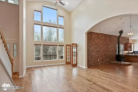 Living - 3541 E 112th Ave, Anchorage, AK 99516 photo 2 of 9