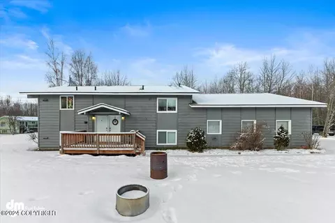 11852 Stapleton Ave, Palmer, AK 99645 photo 2