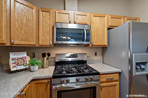 8921 Birch Park Cir, Eagle River, AK 99577 photo 16