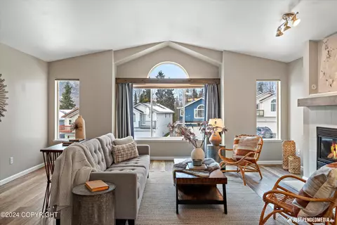 8921 Birch Park Cir, Eagle River, AK 99577 photo 5