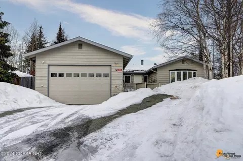 10011 Whale Bay Cir, Anchorage, AK 99515