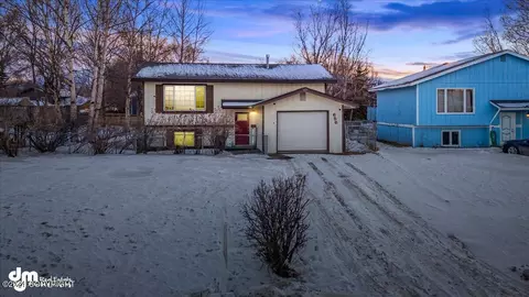 656 W Daron Dr, Palmer, AK 99645