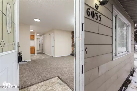 6035 More Ln, Anchorage, AK 99504