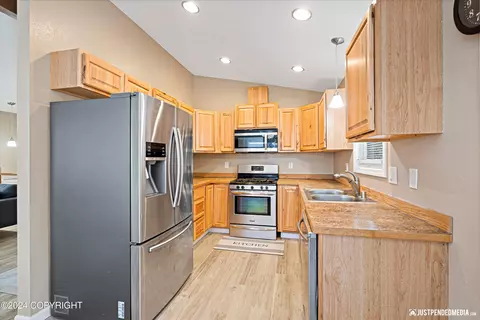 3133 E 43rd Ave, Anchorage, AK 99508 photo 17