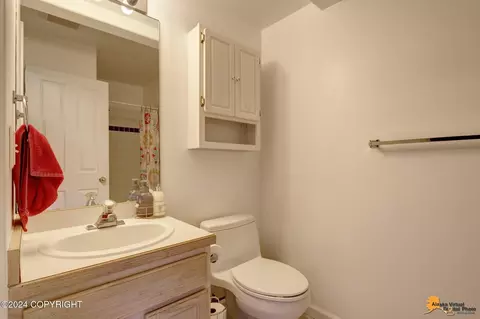 Bath - 3919 Sycamore Loop, Anchorage, AK 99504 photo 2 of 2