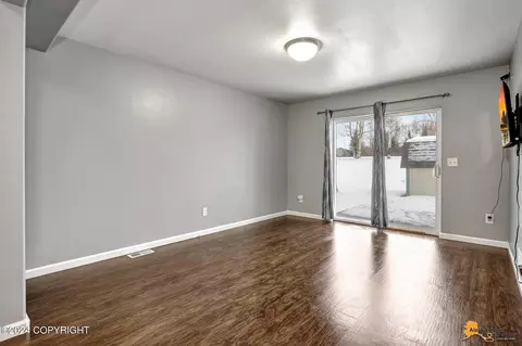 Living - 3919 Sycamore Loop, Anchorage, AK 99504 photo 2 of 3
