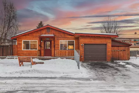 7030 Rovenna St, Anchorage, AK 99518