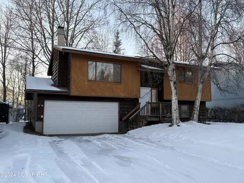 7010 Oakwood Dr, Anchorage, AK 99507