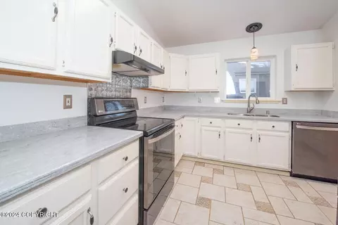 383 Peppertree Loop, Anchorage, AK 99504 photo 18