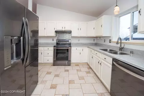 383 Peppertree Loop, Anchorage, AK 99504 photo 16