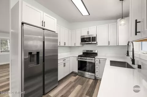 Kitchen - 20232 David Ave, Eagle River, AK 99577 photo 1 of 4